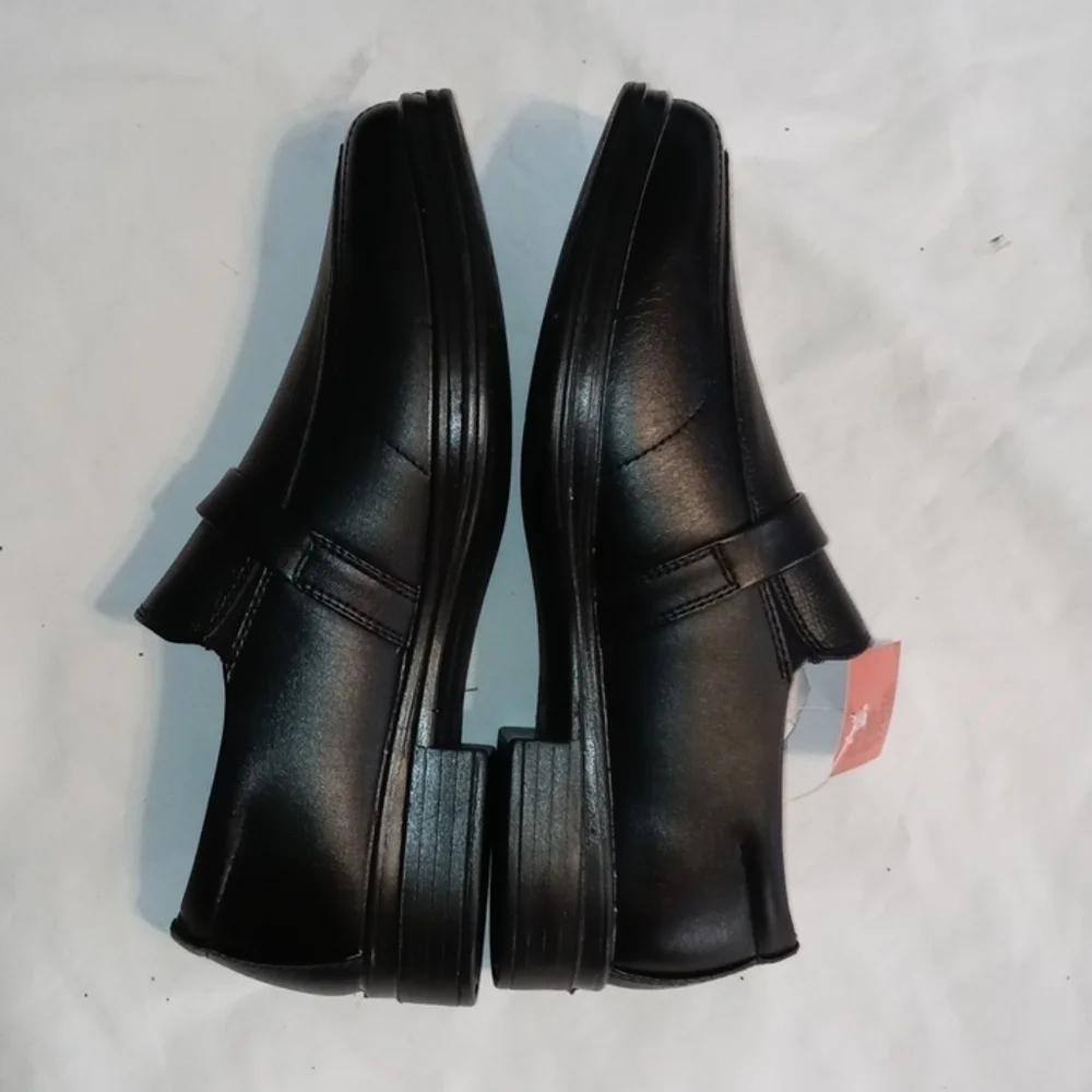 NWT Deer Stags size 6 M shoes